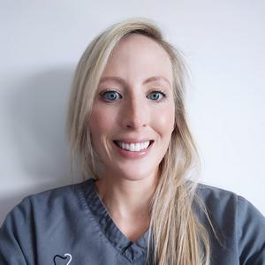 Hanna carmichael 300 Hannah Carmichael, Dentist